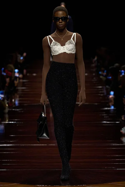 Look 5